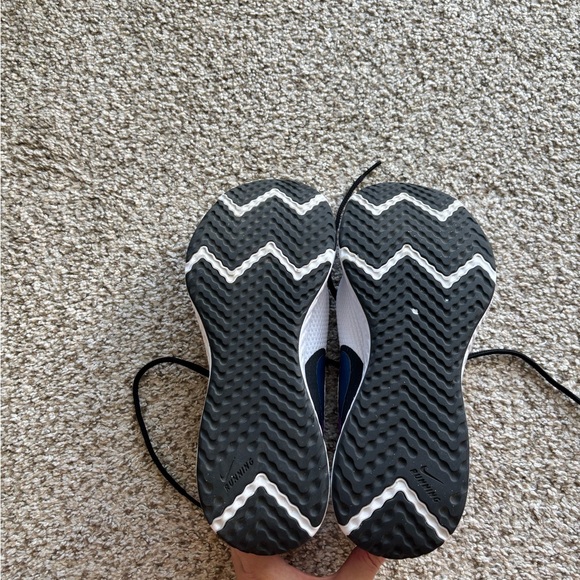 Nike Revolution 5 | 8 - Picture 6 of 7